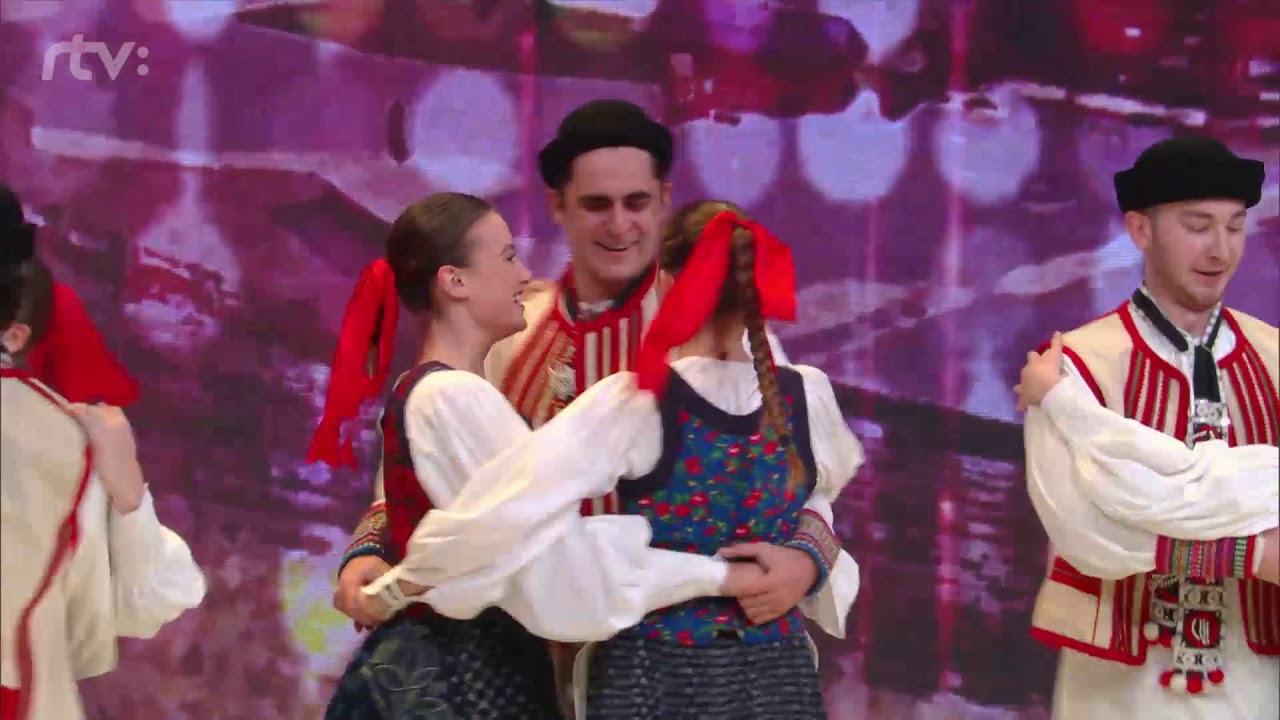 Vychodna Slovak Dancers (Toronto) - Zem spieva
