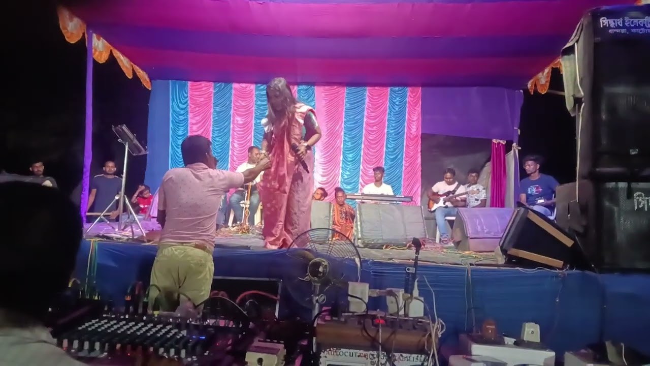 হলি পরেদিন বাউল গান পাড়াতে