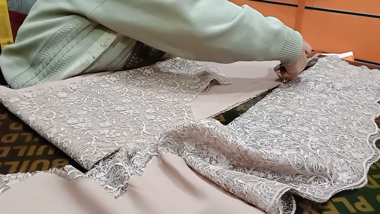 جاردن سواريه للفستان في الفيديوا السابق