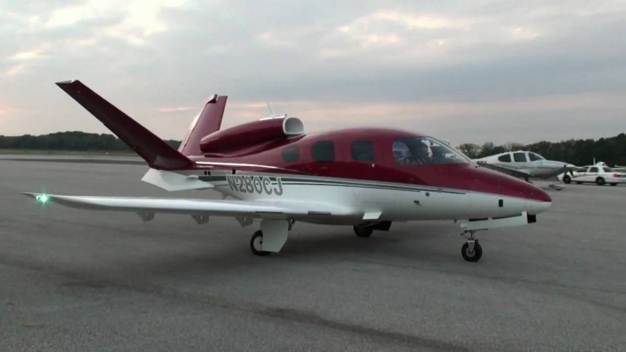 Cirrus Vision SF50 At Tampa, 11/03/09