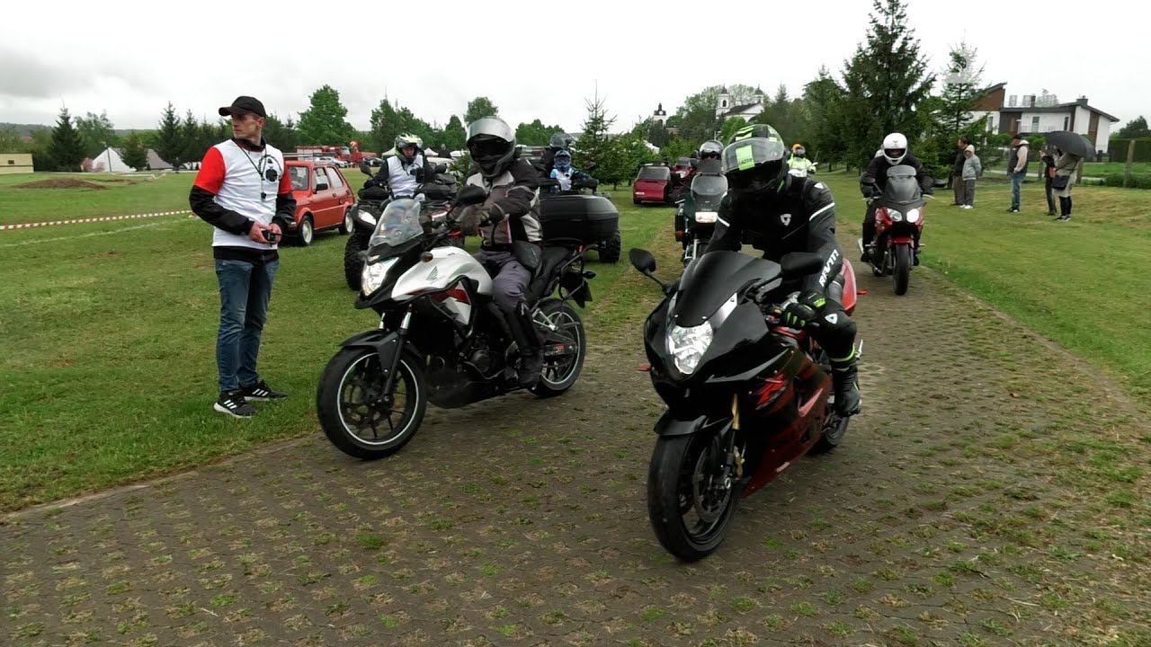Mnóstwo motocyklistów i pasjonatów motoryzacji na III Moto Pikniku w Ożarowie