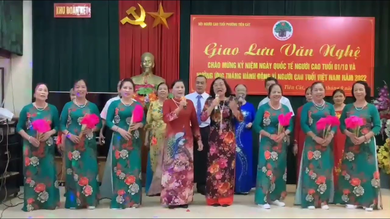 Dẫn chương trình giao lưu văn nghệ người cao tuổi p.Tiên cát. Việt trì.Phú thọ