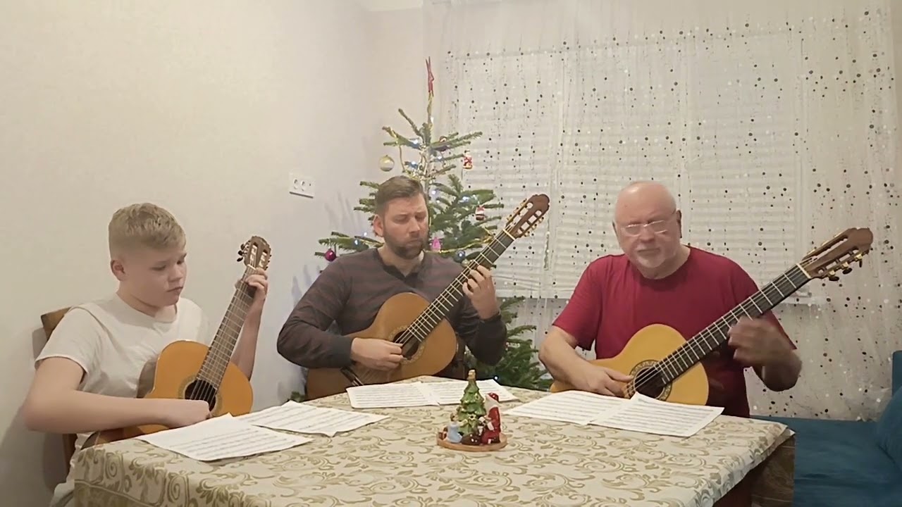 Три поколения Иванниковых исполняют 