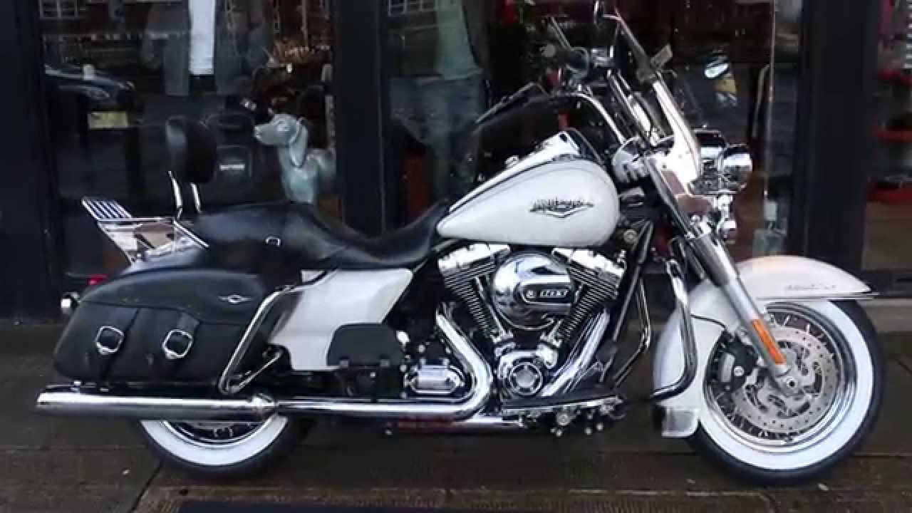 2014 HARLEY-DAVIDSON ROAD KING CLASSIC MOROCCO GOLD @ WCHD, Glasgow, Scotland