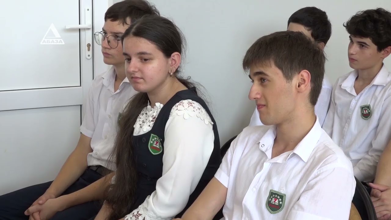 В сухумской школе №7 отремонтировали спортзал