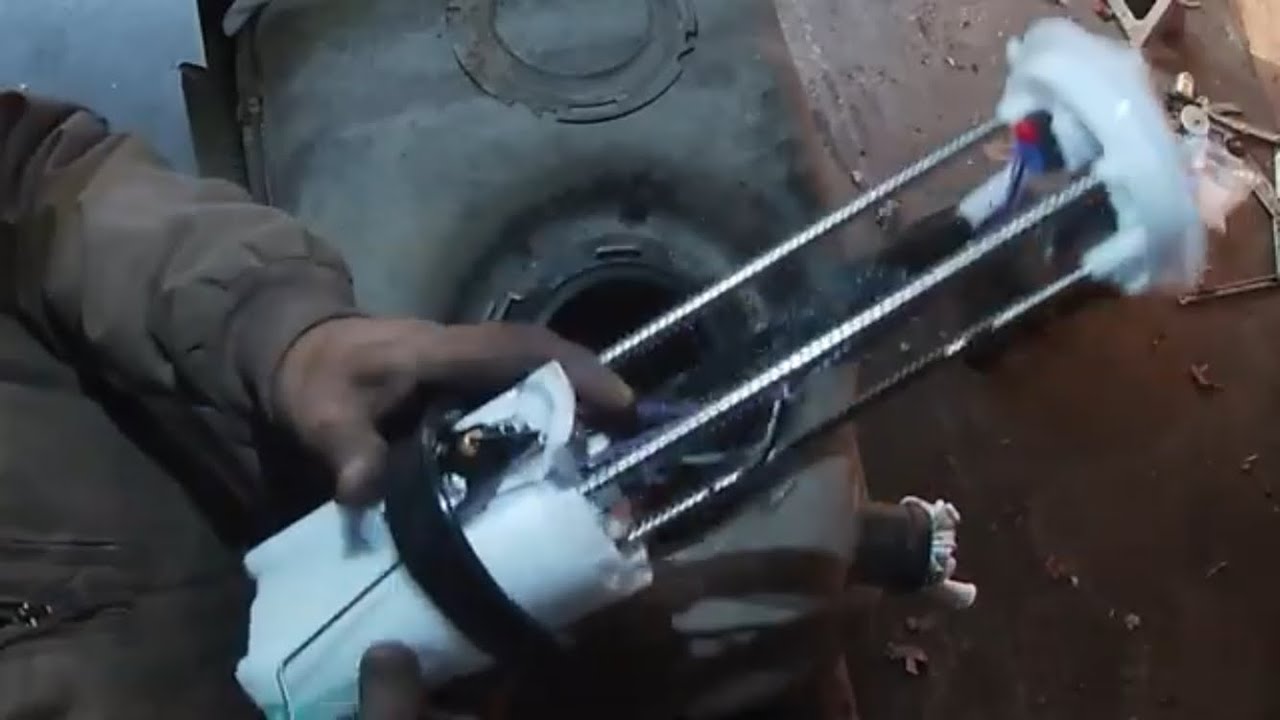2001 Chevy  Silverado como remplazar la bomba de gasolina o de combustible