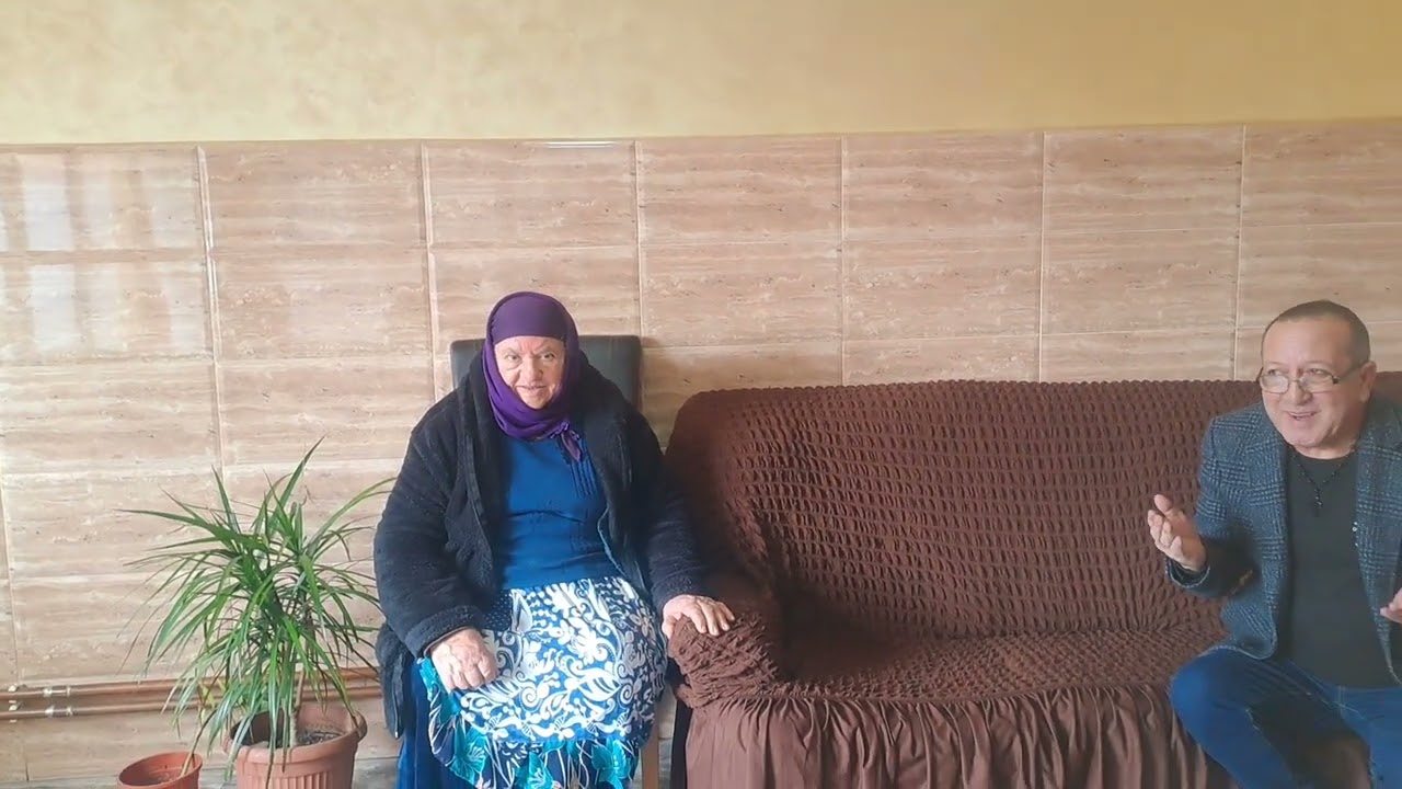 Bunica Cu Fiul Ei Sică  În Vizită De Lăsarea De Post 