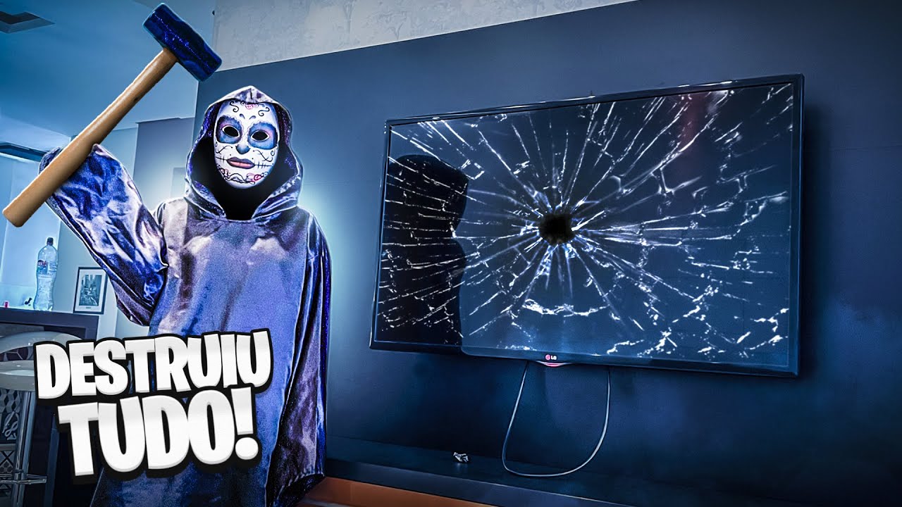 A MENINA ESTRANHA DESTRUIU NOSSO APARTAMENTO!! - Eu Você e Nós
