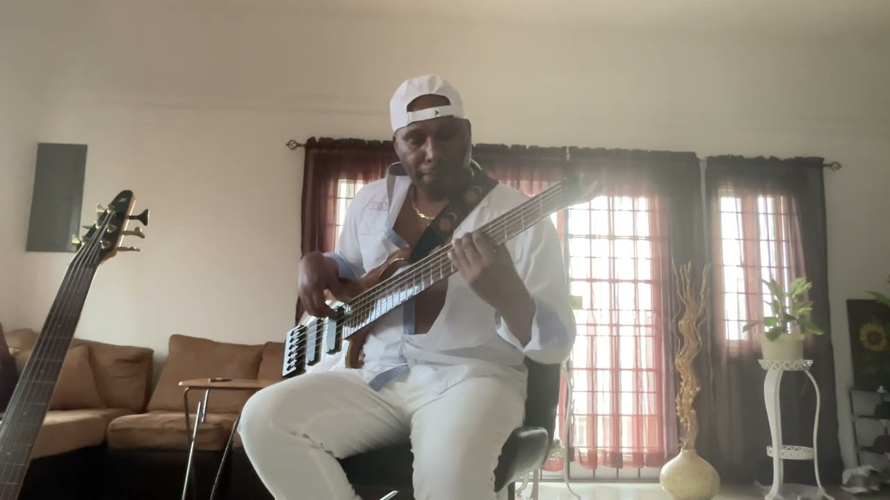 Love Won’t Let Me Wait- Luther Vandross Live ( Bass Cover)
