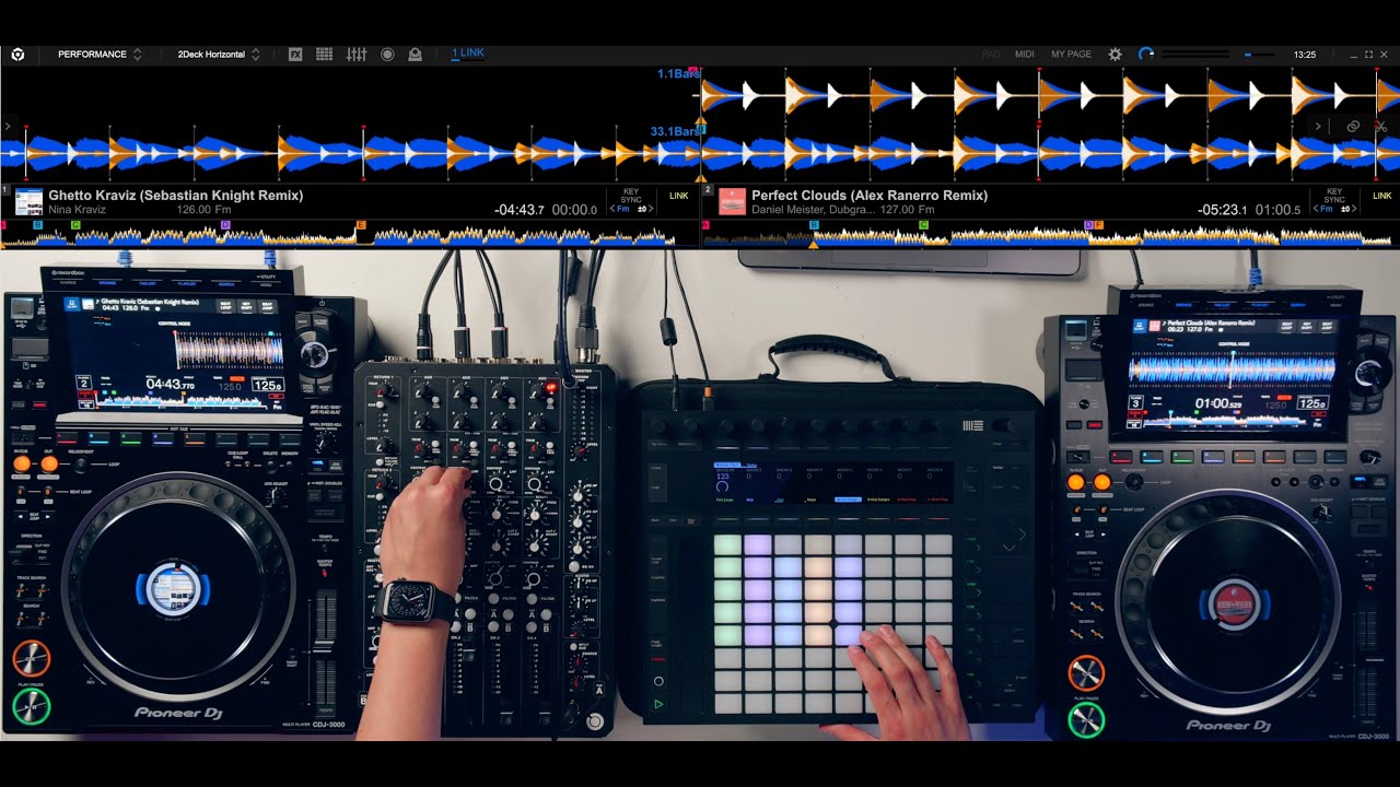 House & Tech DJ Set 2026 with LIVE LOOPING.