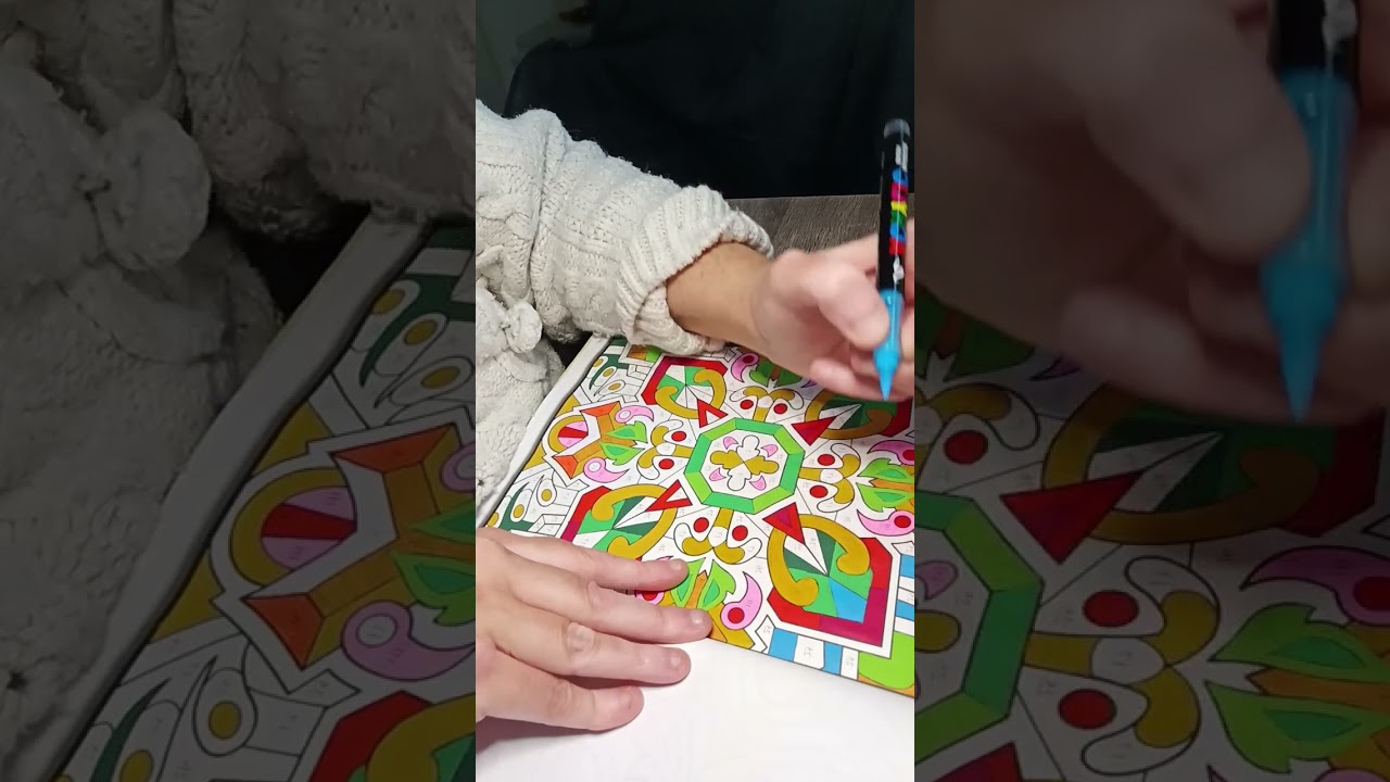On fait le coloriage Jade Summer Color by number ensemble