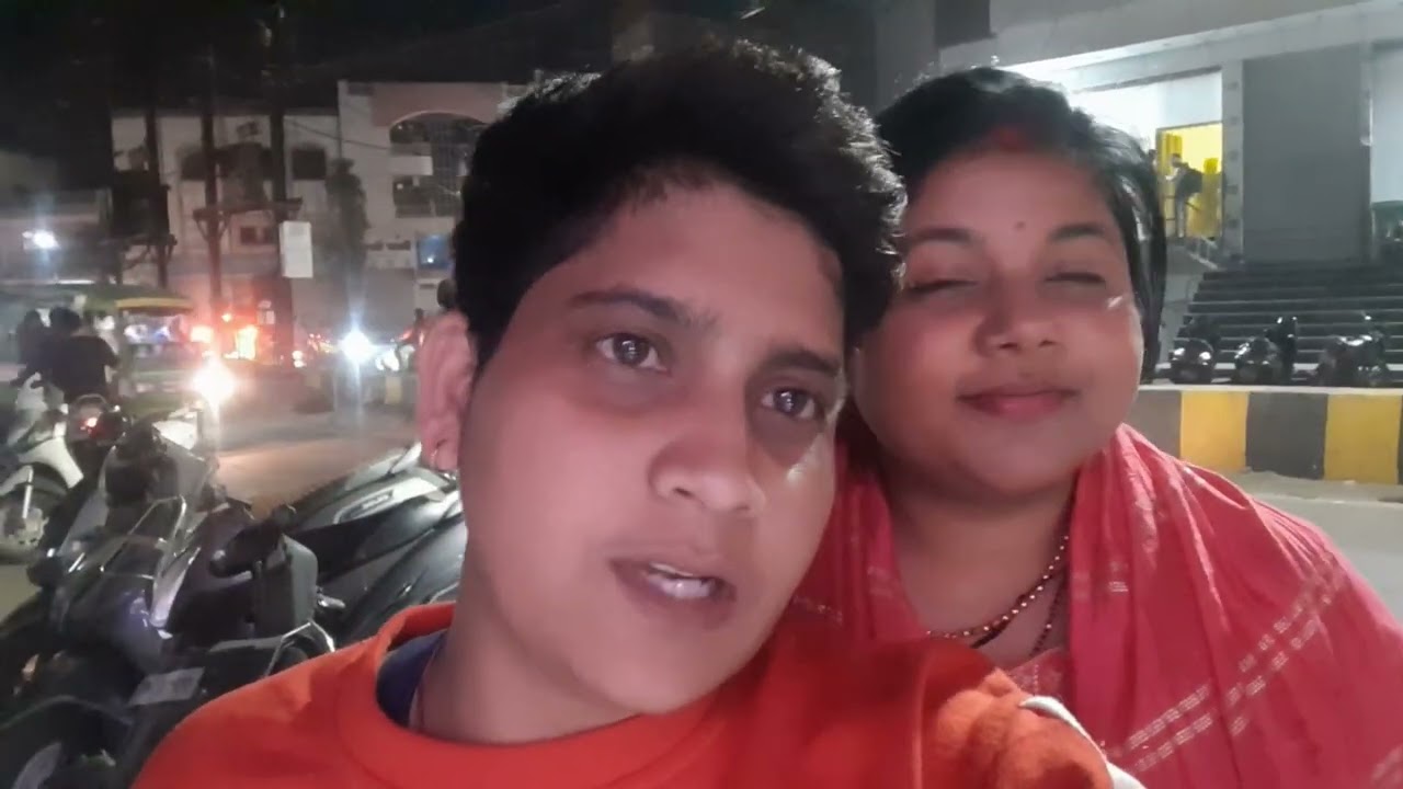 Aaj ###mera bhabhi gaye the# momos### khane#