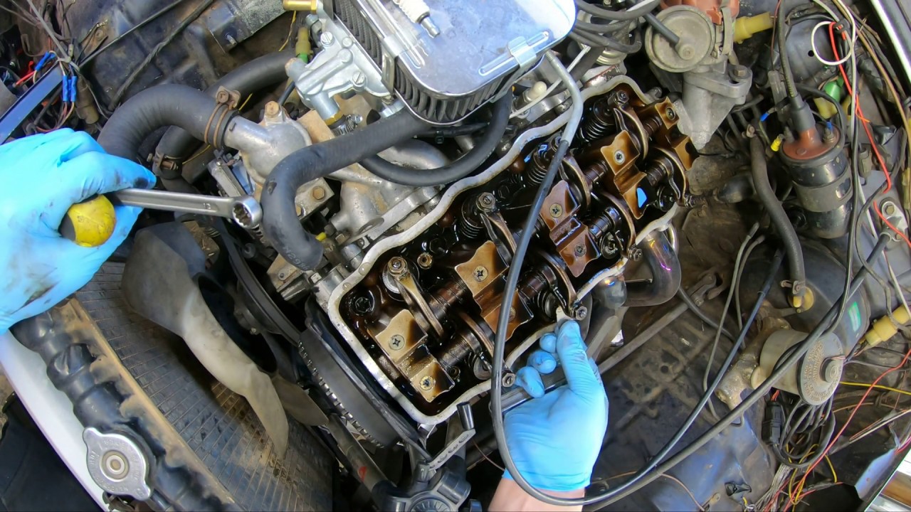 Check and Set Valve Lash - Suzuki Samurai