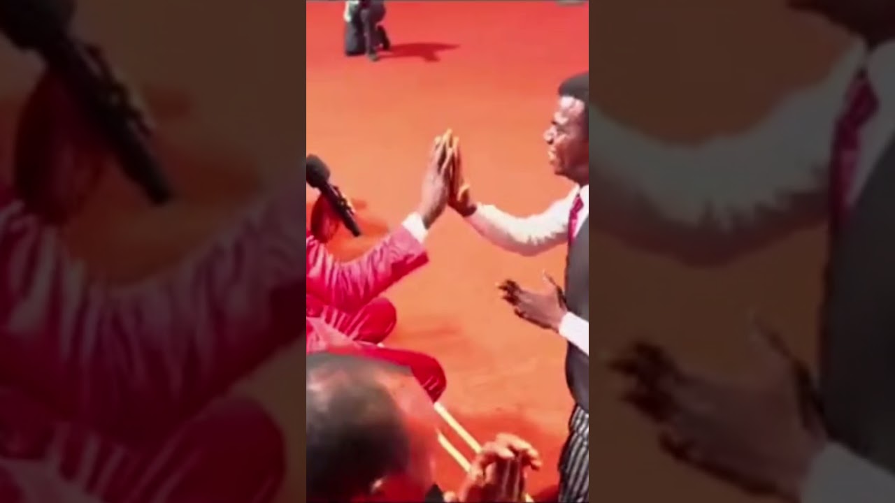 Falling under the anointing after High Five 😅🔥 #DrPaulEnenche #Dunamis #theglorydome