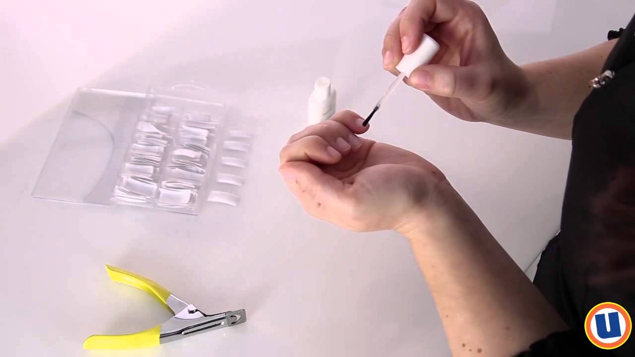 Comment effectuer la pose de faux ongles | Uniprix