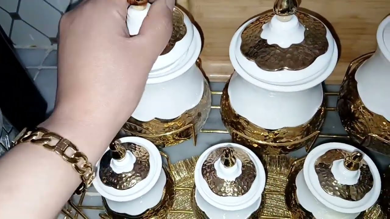 شوفو لبنات كوزينة كي ولات بعد ماشريتلها طقم ذهبي رد فيها نص بصح دراهم مصروف كملتهم 