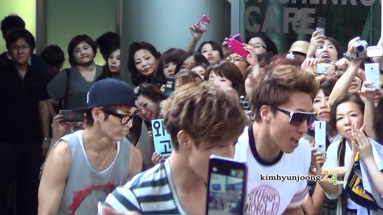 2012-07-08　kim hyunjoong ゲリラライブ　名古屋　サンシャイン.wmv