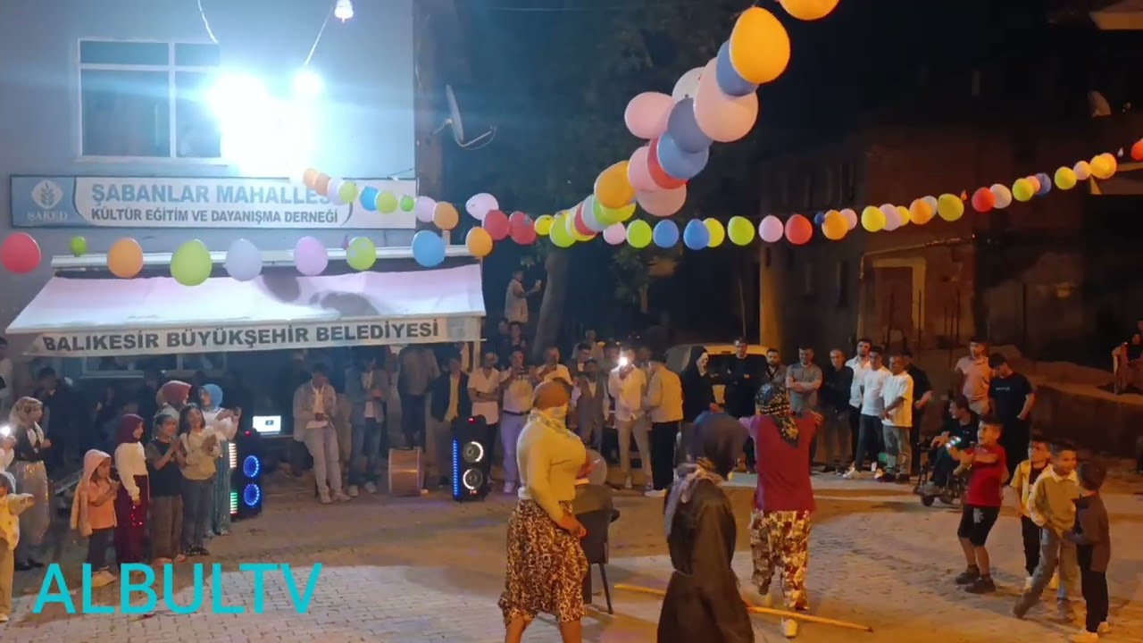 ŞABANLAR GENÇLİK ŞÖLENİNDE ŞABANLARLI SANATÇI DAN BİNNAZ SHOW..