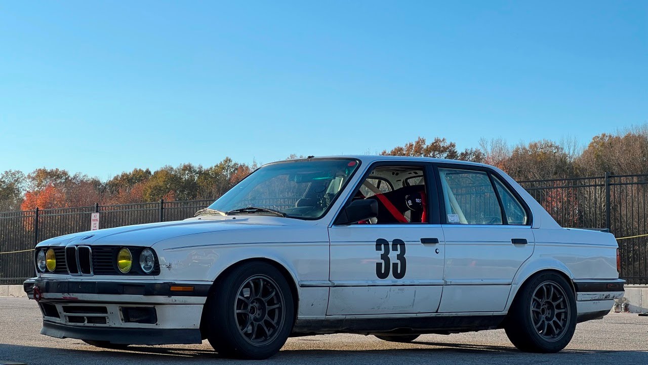 Driving a Spec E30 race car around VIR Grand Course
