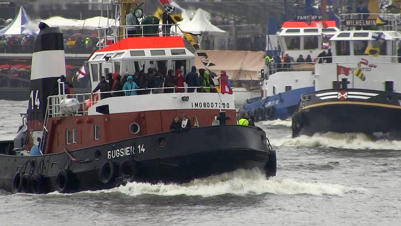 Hafengeburtstag Hamburg 2014 - Schlepperballett / Dancing Tugboats