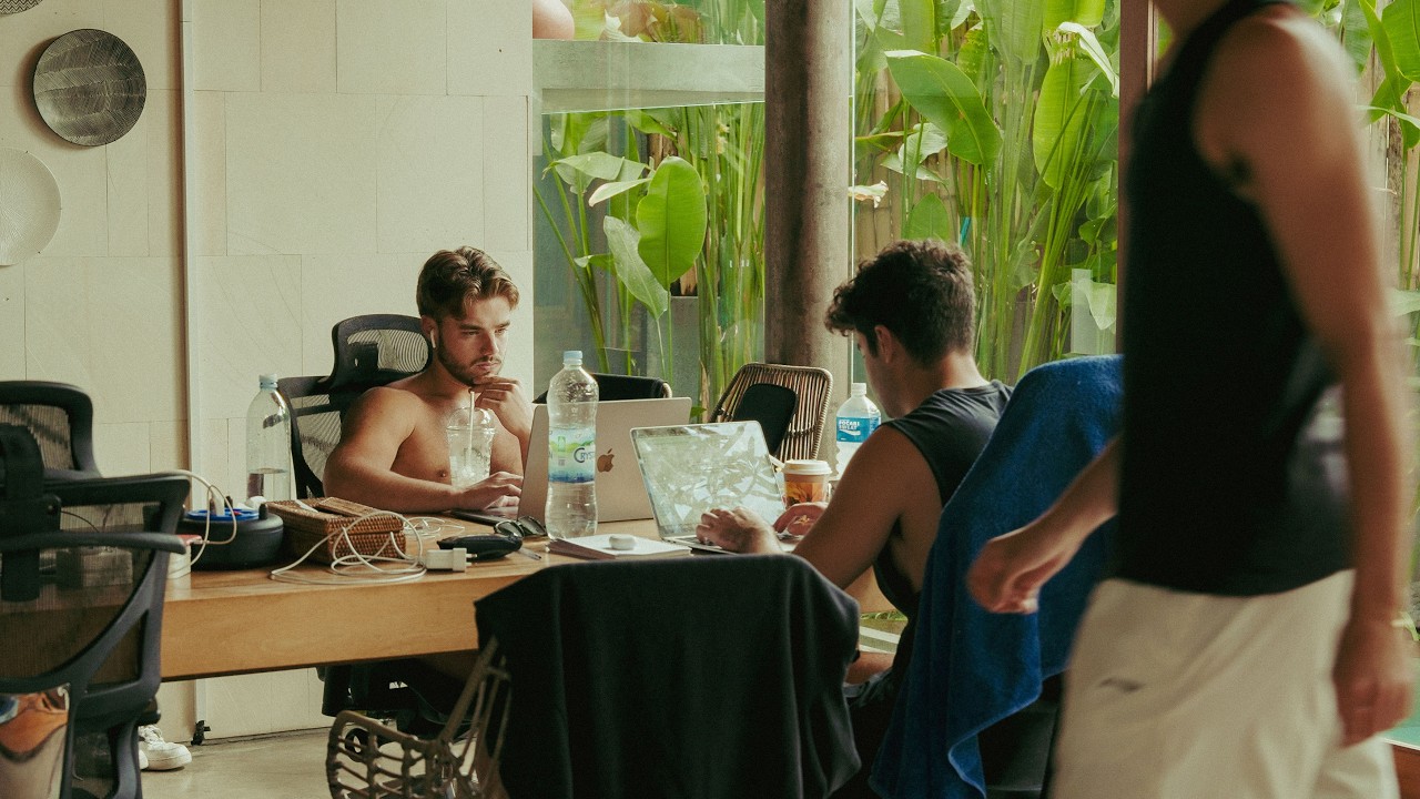 Building a e-commerce brand at 22y/o in Bali