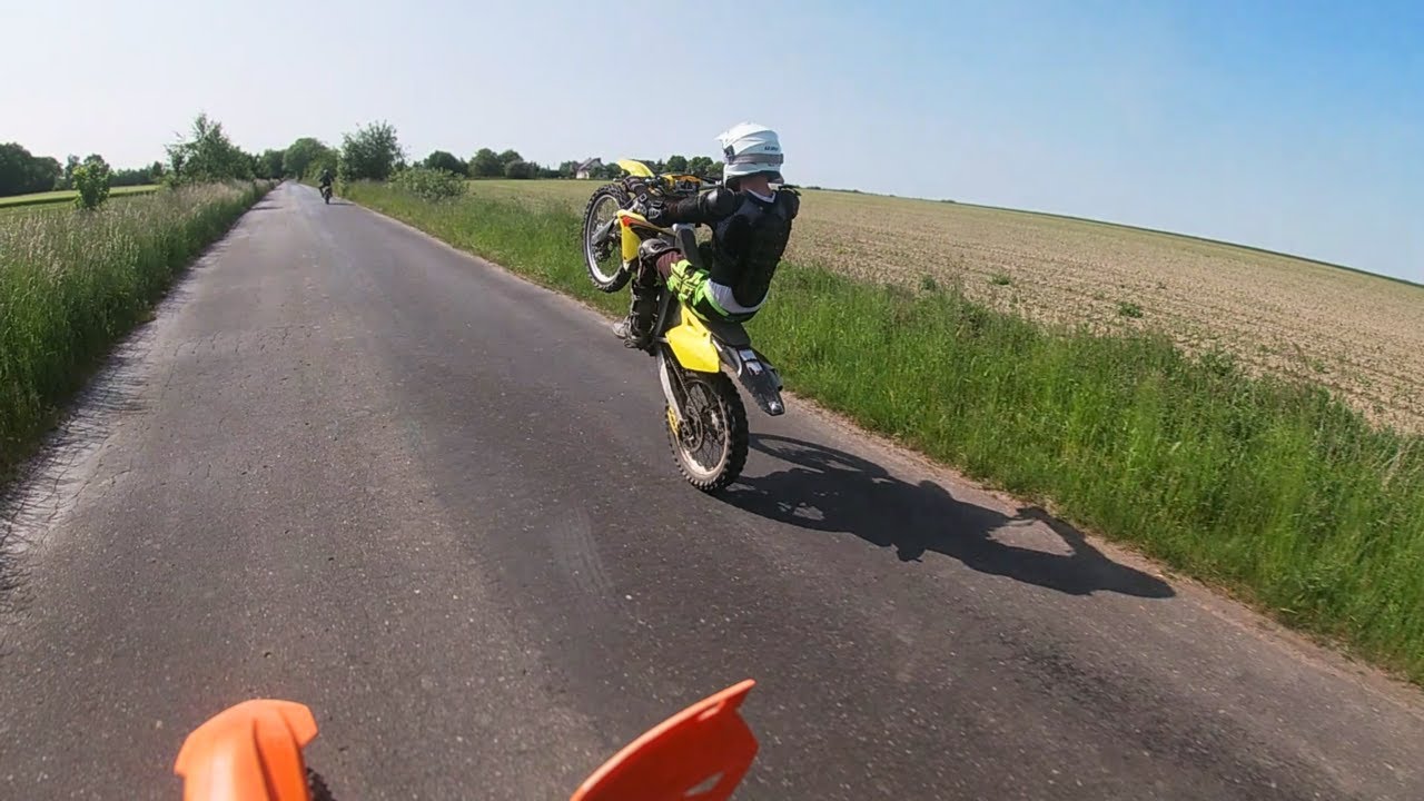 Skoczył prosto w drzewo 😳| wyścig Ktm sx 125 vs Ktm exc-f 250
