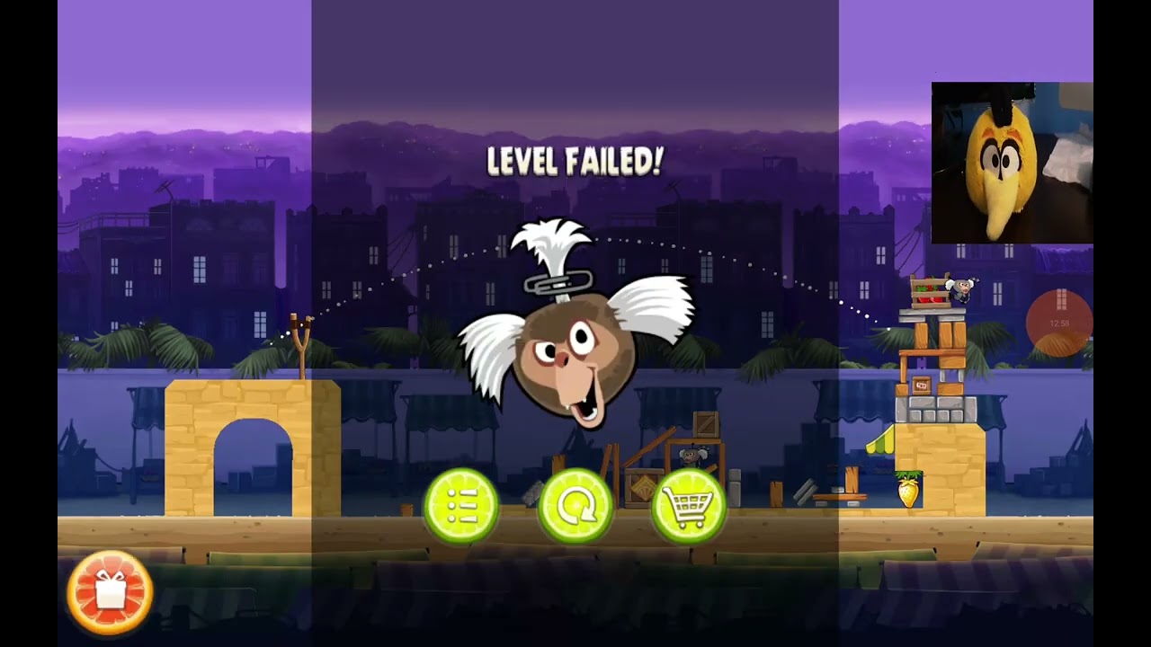 Bubbles plays Angry Birds Rio: Market Mayhem Part 1!