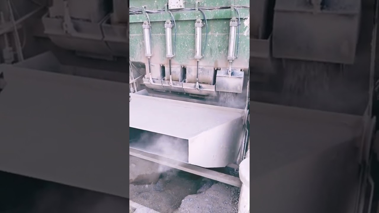 Cp-30 Baching plant working at Aggregate baching m-25 grade