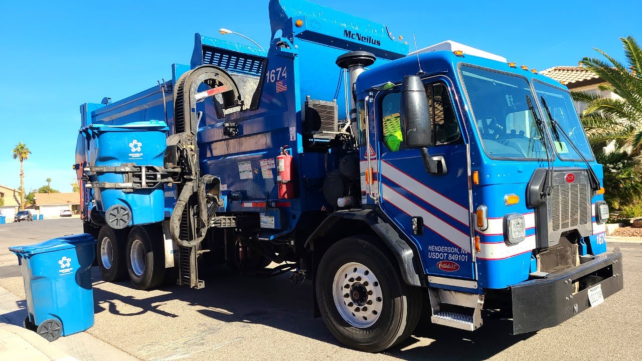 Republic Services Garbage Trucks - Knocking Out Post Thanksgiving Trash In Las Vegas! - Friday Route