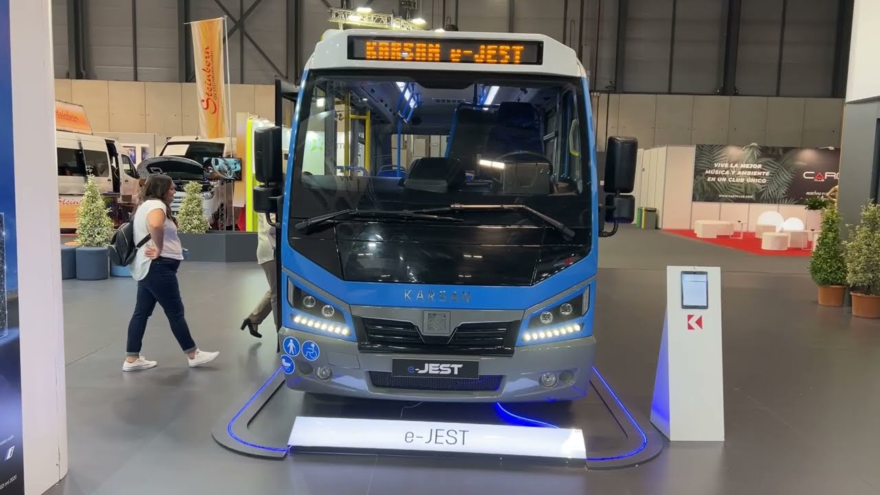 Интерьер и экстерьер электробуса Karsan E-Jest 2023 года на автогонках FIAA в Мадриде