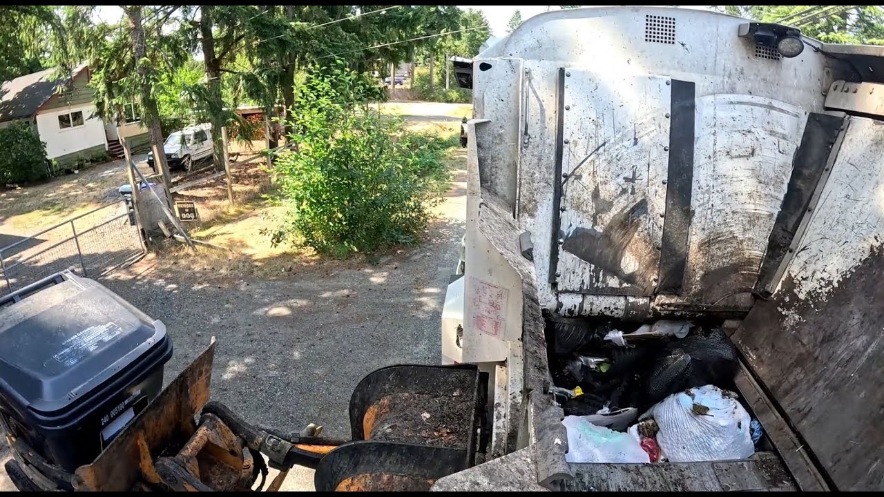 Mack MRU Split Body Labrie Automizer Hopper Video - The Second Attempt...