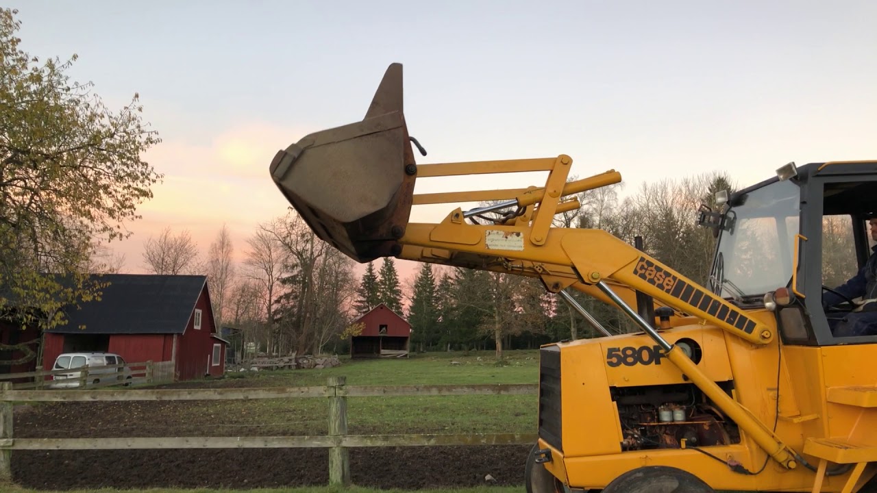 Köp Traktor Case 580F på Klaravik