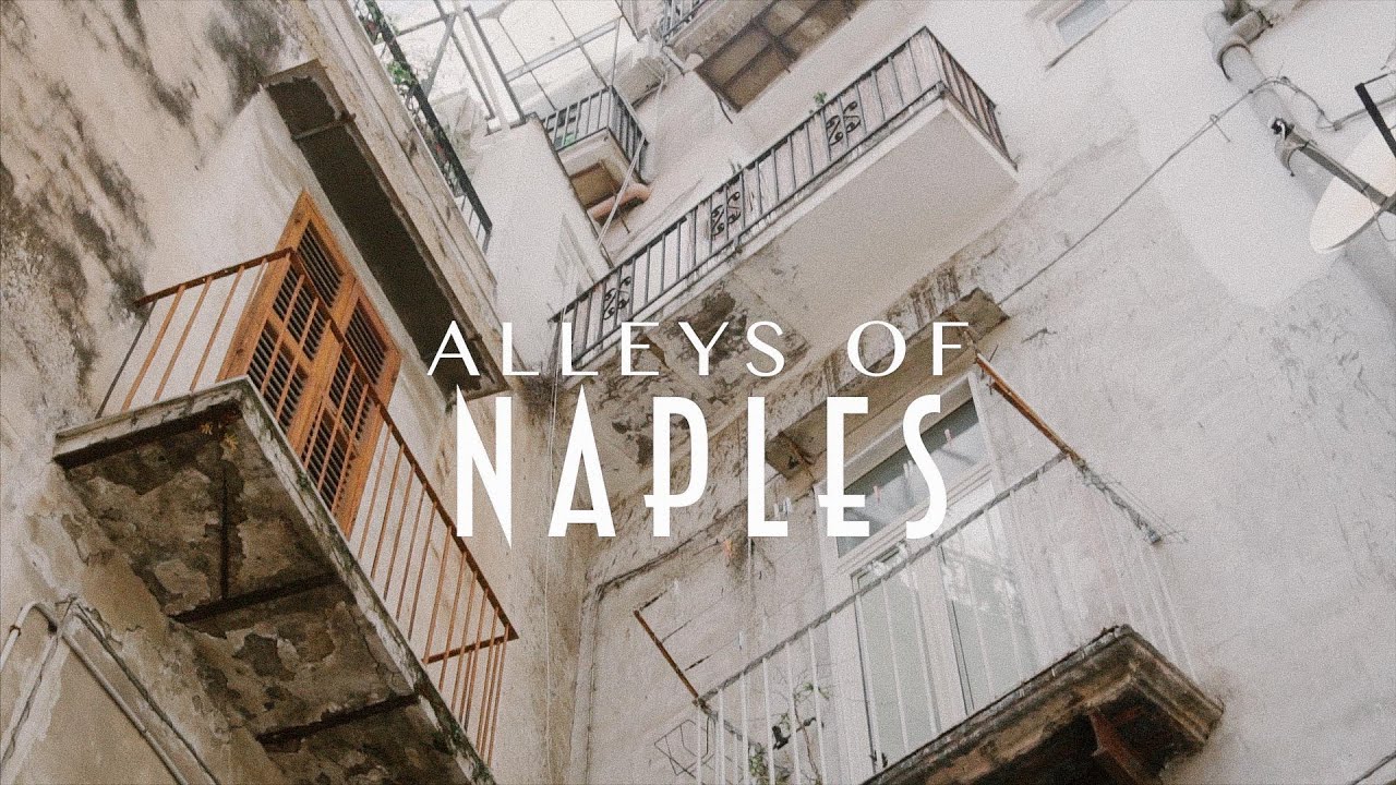 Alleys of Naples I Sony a6300 + Kit Lens
