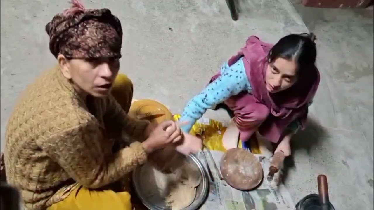 Aaj nikita ne first time chulhe 🔥me bnaya khana 🫓🍥 #phadilifestyle #viralvideo #funny 