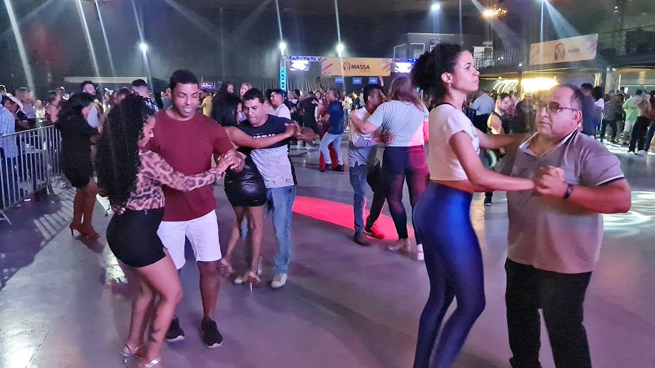O TRADICIONAL BAILE CAPIXABA - DANÇANDO FORRÓ NO BAILÃO DO RICARDINHO RHAYNE (VANERÃO)