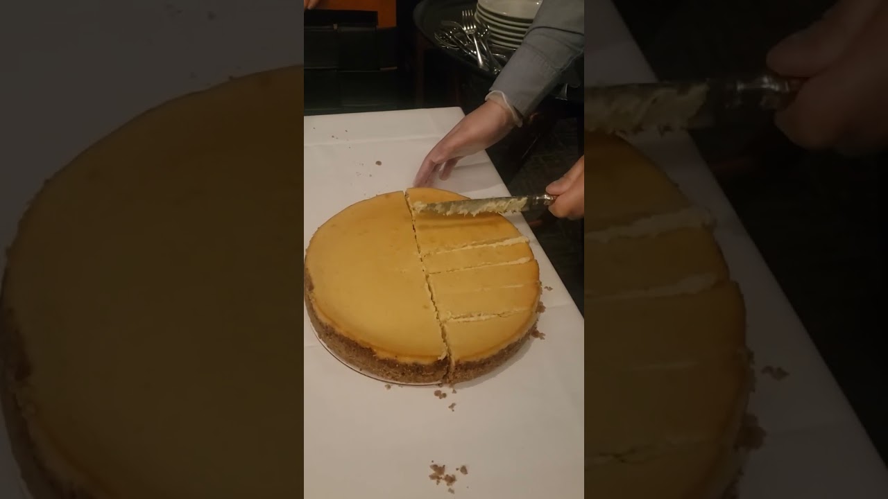 Cheesecake cutting Hack(2)