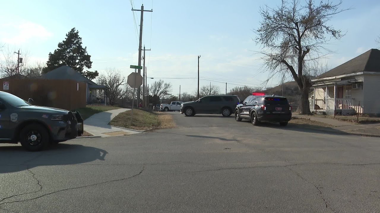 Two people found dead inside Bartlesville home following standoff