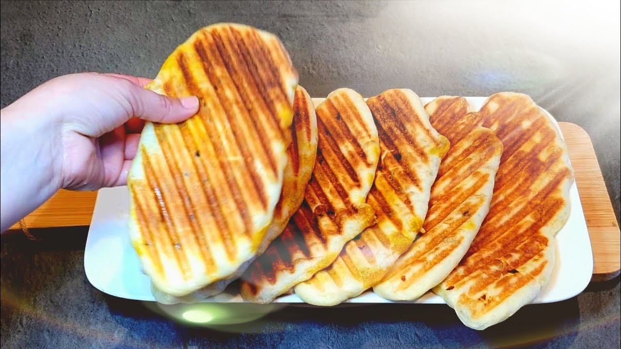 panini à la viande hachée et des légumes (cuit à la machine à panini, à la poêle ou au four)