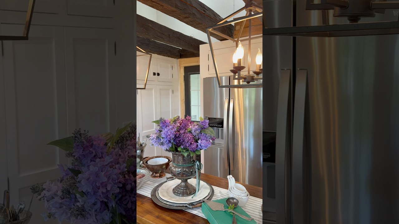 Cozy Spring Cottage Kitchen #vintage #cottagedecor #vintagedecor #home