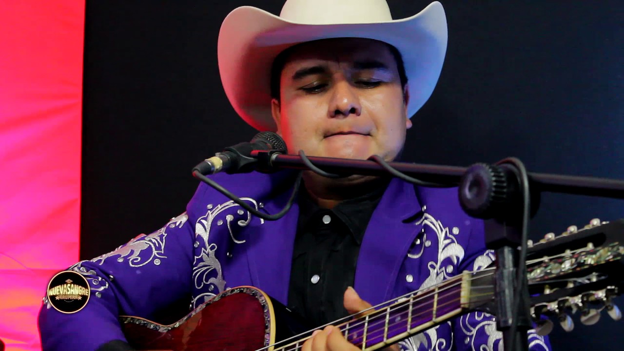 Musical: Tr&iacute;o Huapangueros Diferentes - T&iacute;tere en tus manos