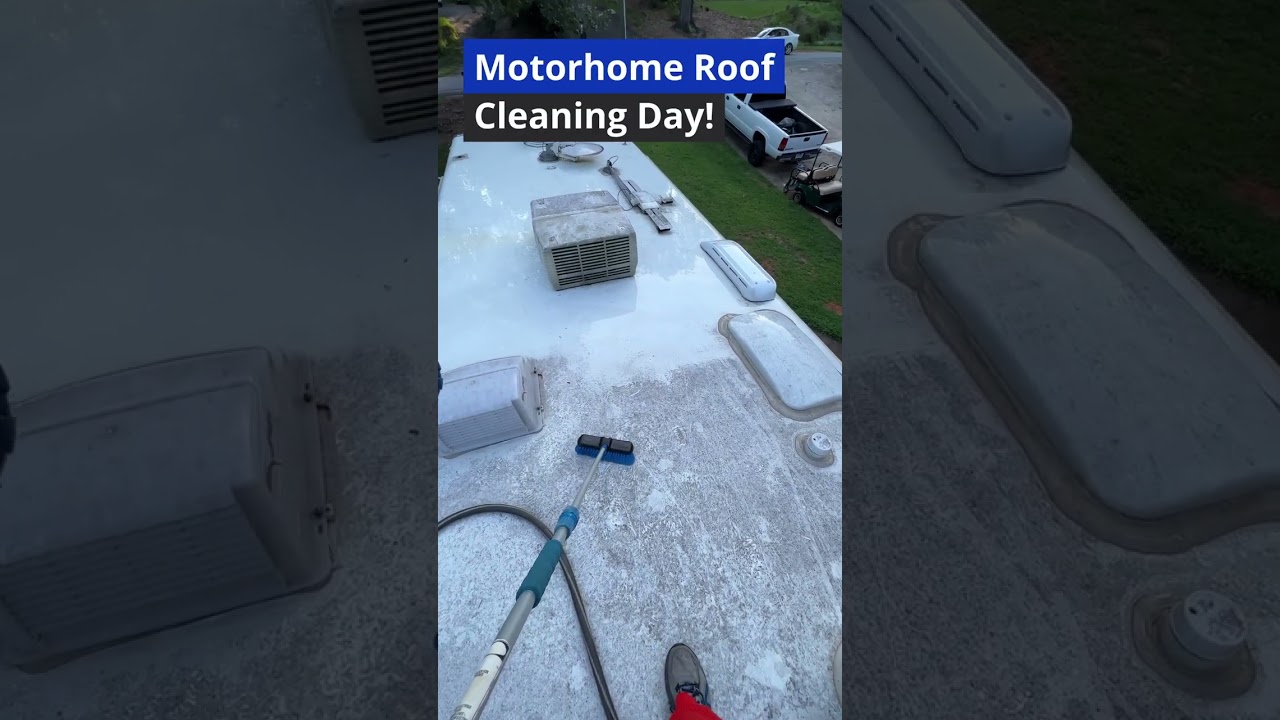 Очистка крыши автодома #winnebago #жизньвдоме #автодоме #кемпинг