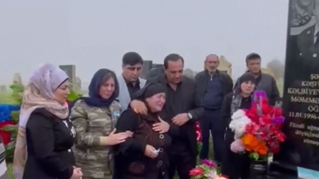 Manaf Ağayev Şəhid Anasını Ziyarət Etdi