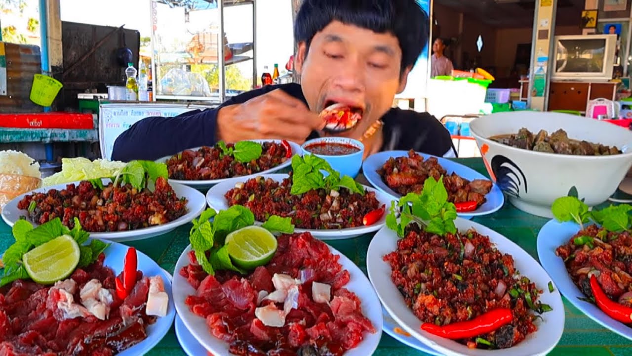 จุ๊เนื้อสดแจ่วเพี้ยขมๆแกล้มผักสดแซ่บคักอีหลีครับพี่น้องMUKBANG EATING SHOW/โก้อีสานพาแดก