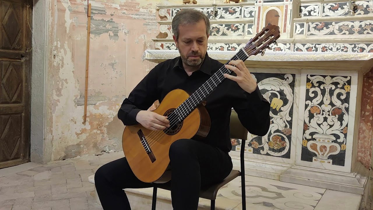 Andrea Dieci plays Fantasia by Roberto Gerhard