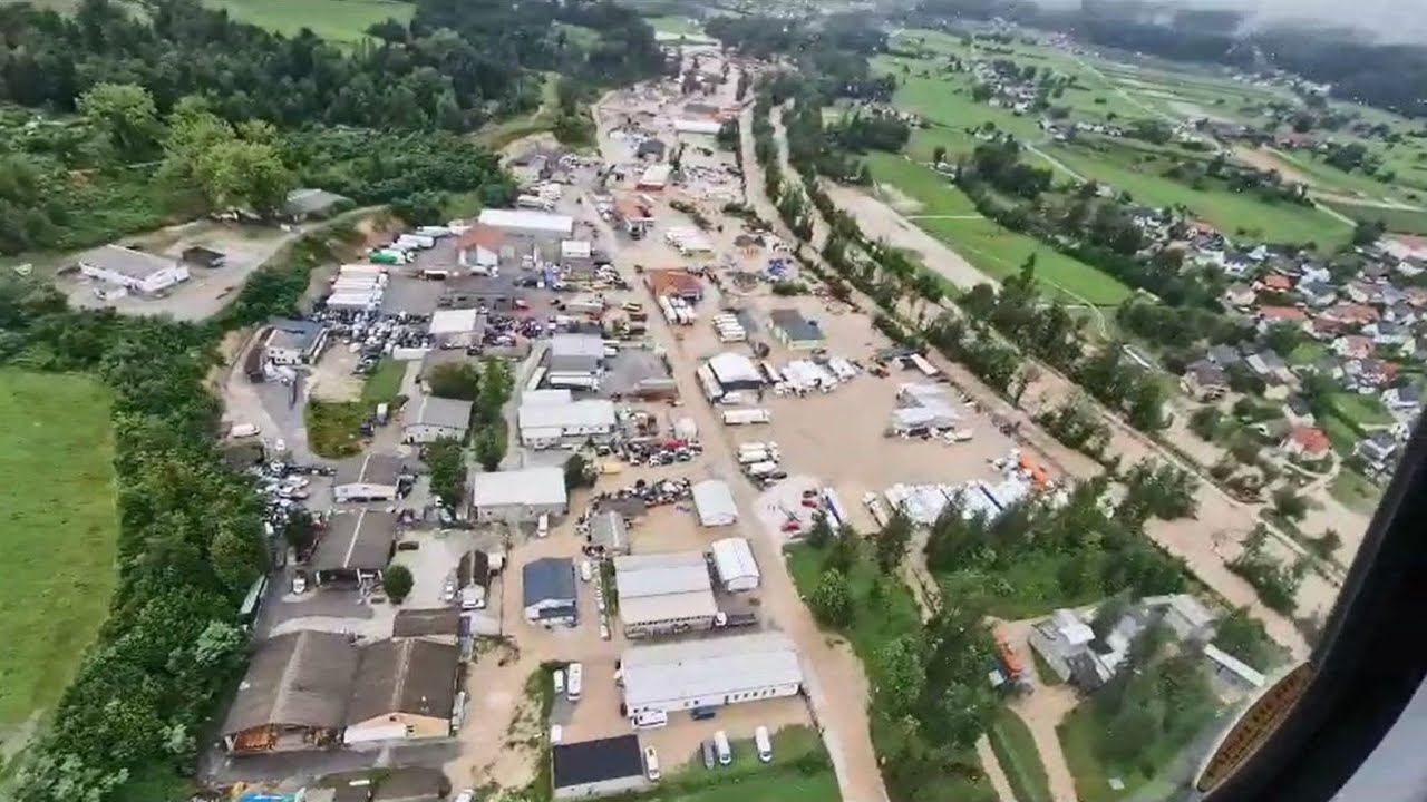 Današnje poplave & pomoč policistov na terenu