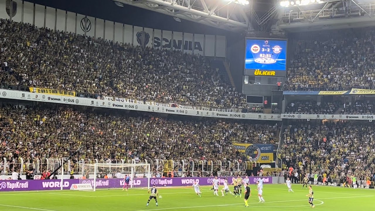 Ezgjan Alioski Mükemmel Gol ve Anons! (Tribün Çekimi)