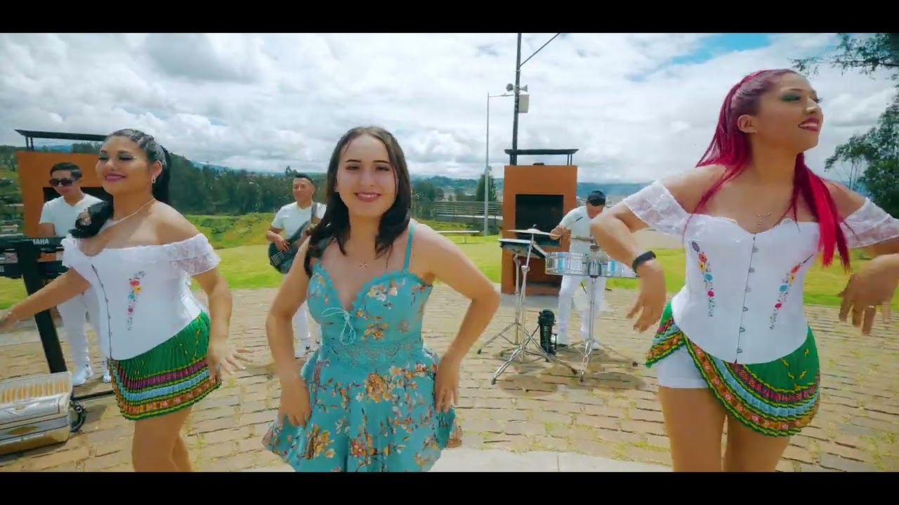 Chicheritas de mi tierra Feat  La Academia musical - Mix Travoltoso Video Oficial