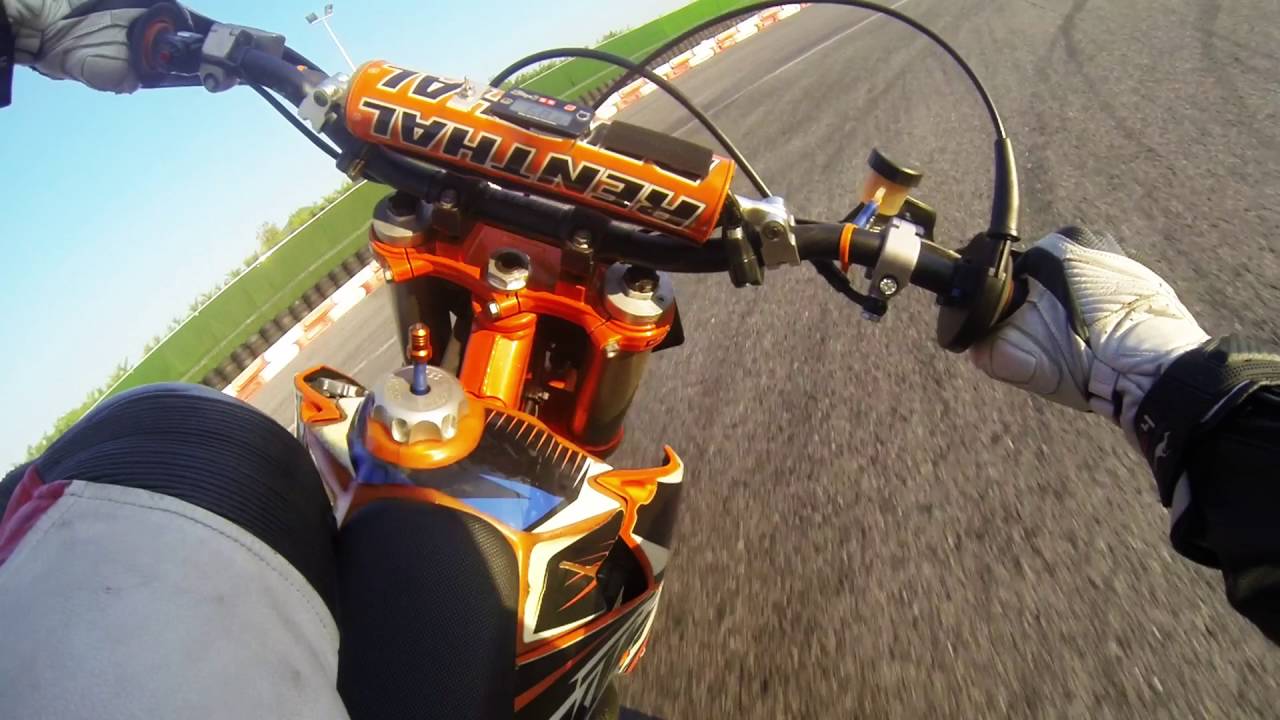 Pit bike Scarabelli SM1 e KTM 85 motard