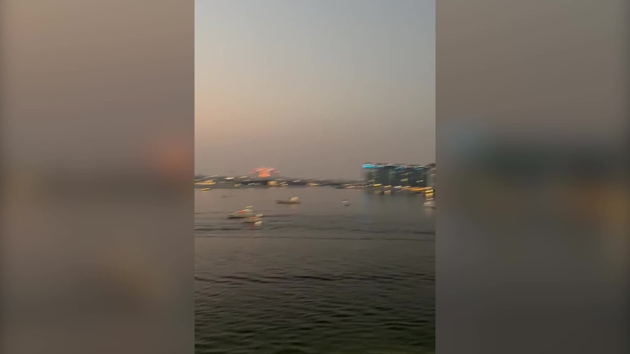 Testimoni, esplosioni sull'isola artificiale Palm a Dubai