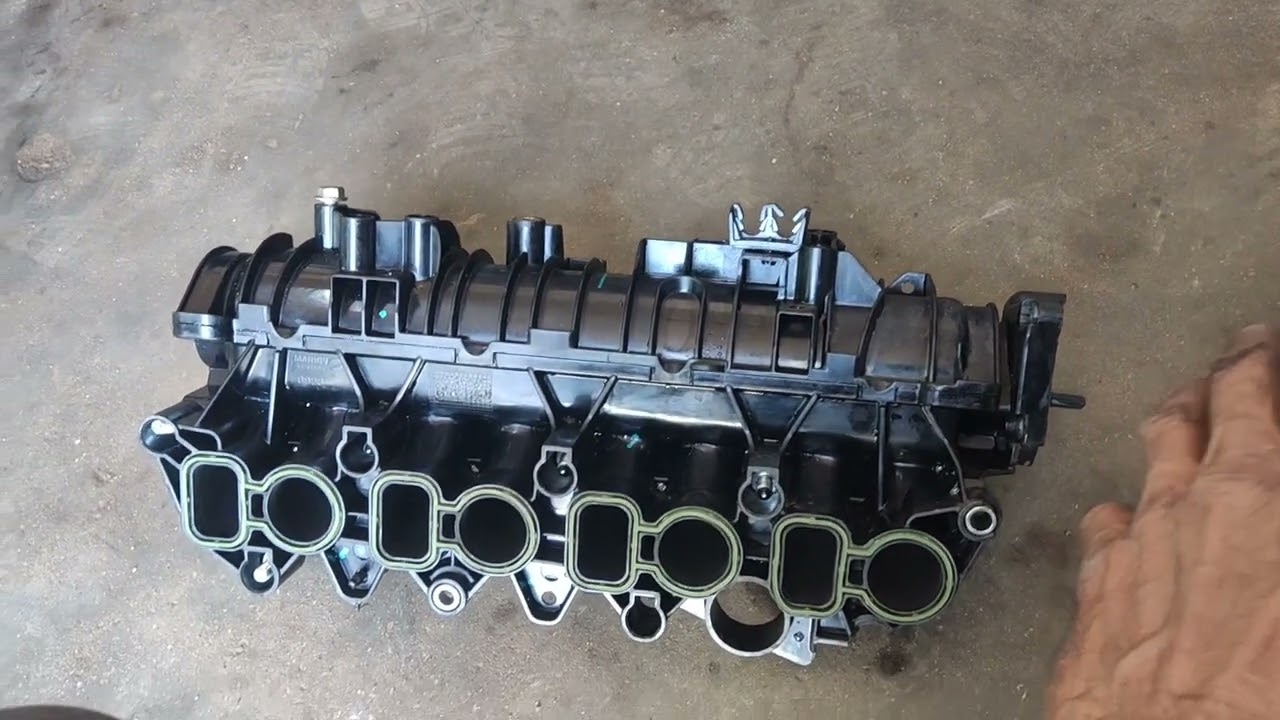 Mahindra xuv 500 intake cleaning(@skilledmechanictamil )